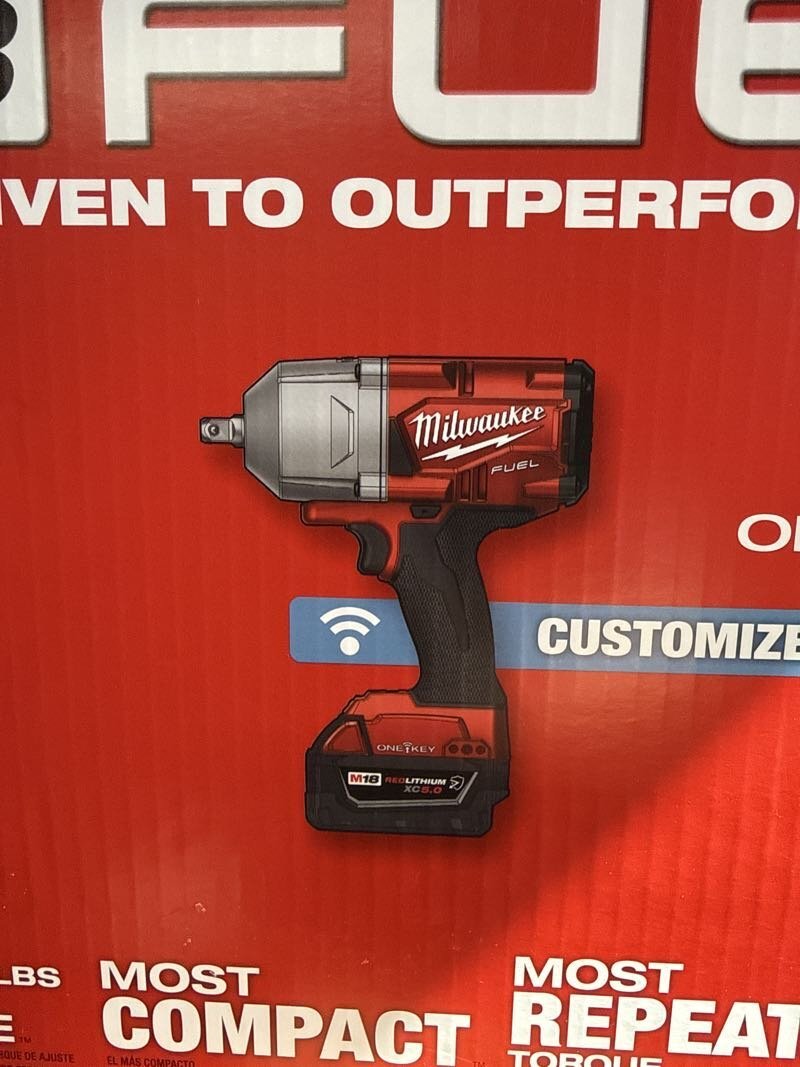 1/2” M18 FUEL HIGH TORQUE IMPACT WRENCH - MILWAUKEE